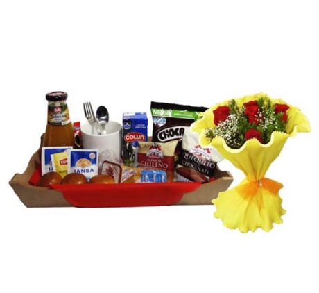 Desayuno y ramo de Rosas